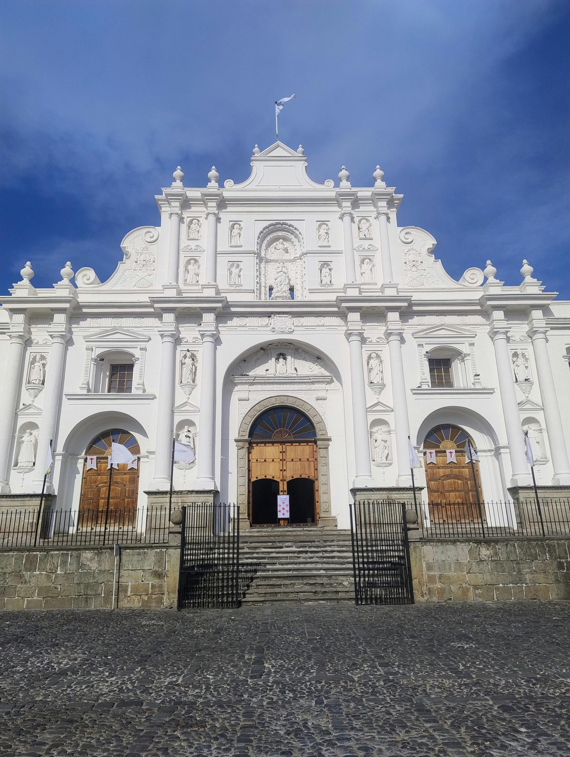 Iglesias en Antigua Guatemala: Guía Completa para Visitar Templos, Ruinas y Conventos